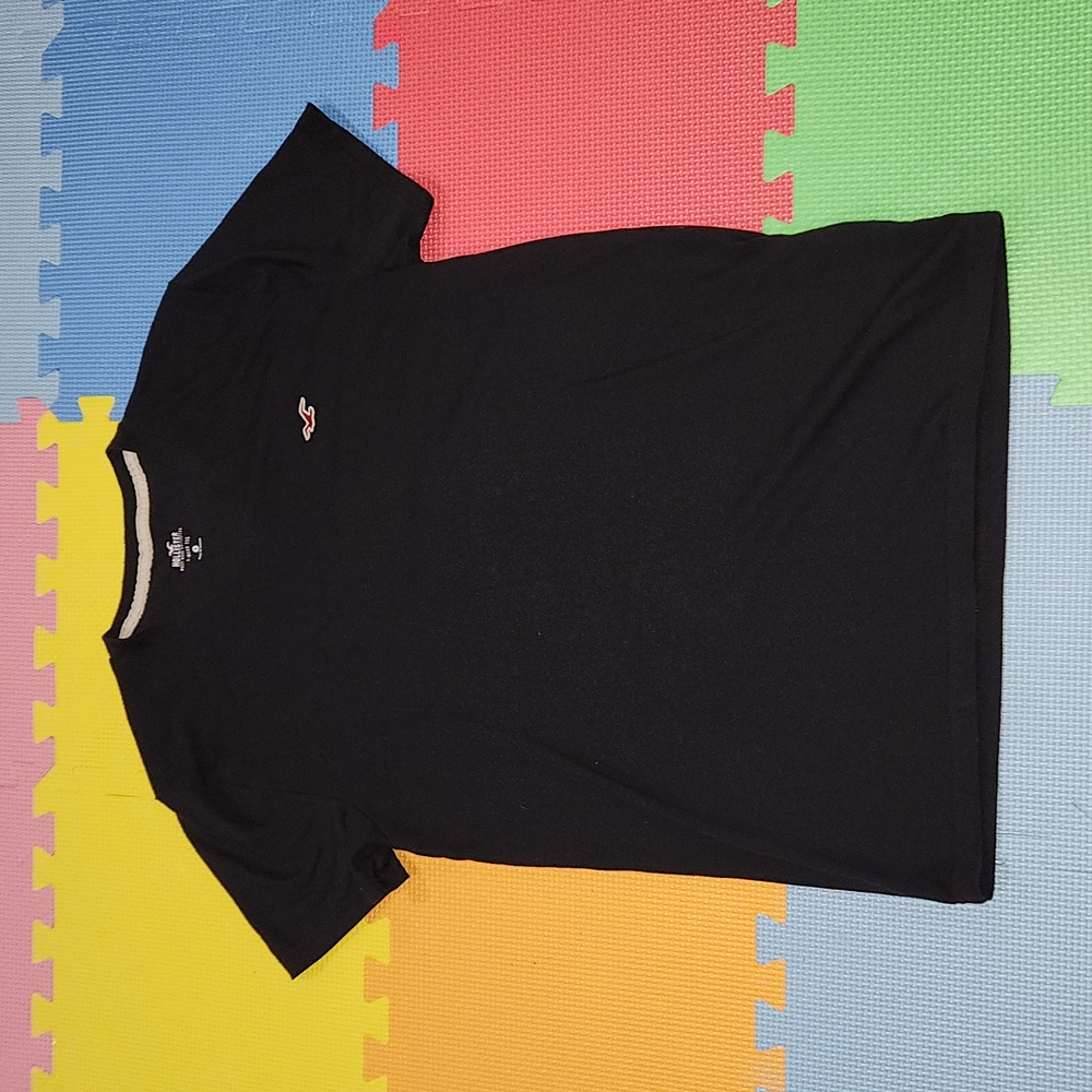 Hollister, black,  size small v- neck short sleeve t- shirt,  like new